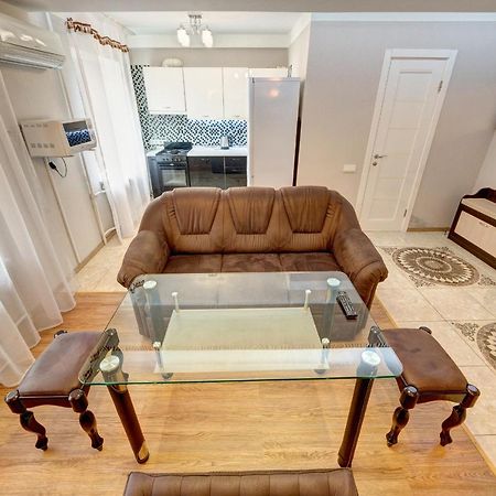 Excellent Apartment Druzhby Narodov Boulevard 3A. Lybedskaya Metro Station Kiev Extérieur photo