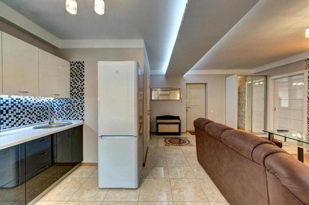 Excellent Apartment Druzhby Narodov Boulevard 3A. Lybedskaya Metro Station Kiev Extérieur photo