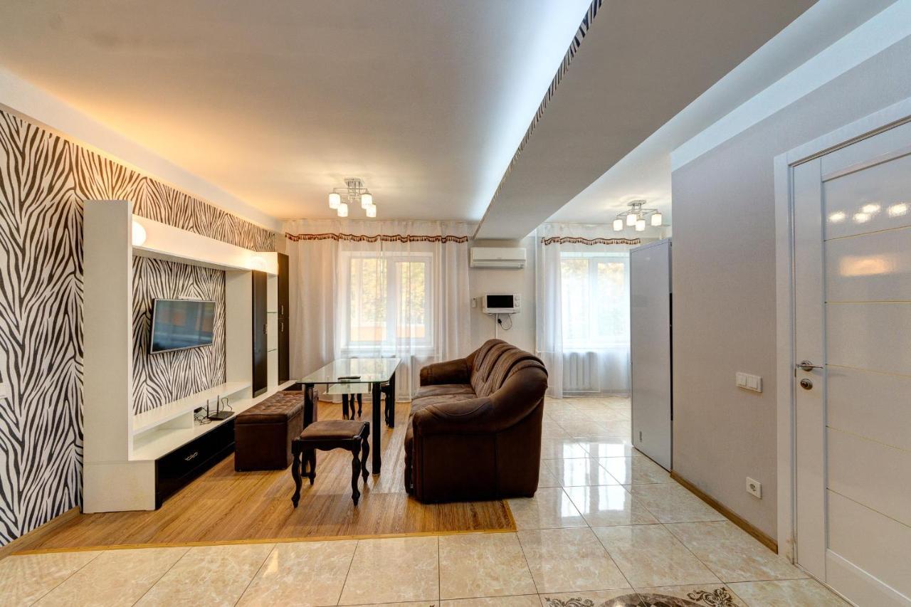 Excellent Apartment Druzhby Narodov Boulevard 3A. Lybedskaya Metro Station Kiev Extérieur photo