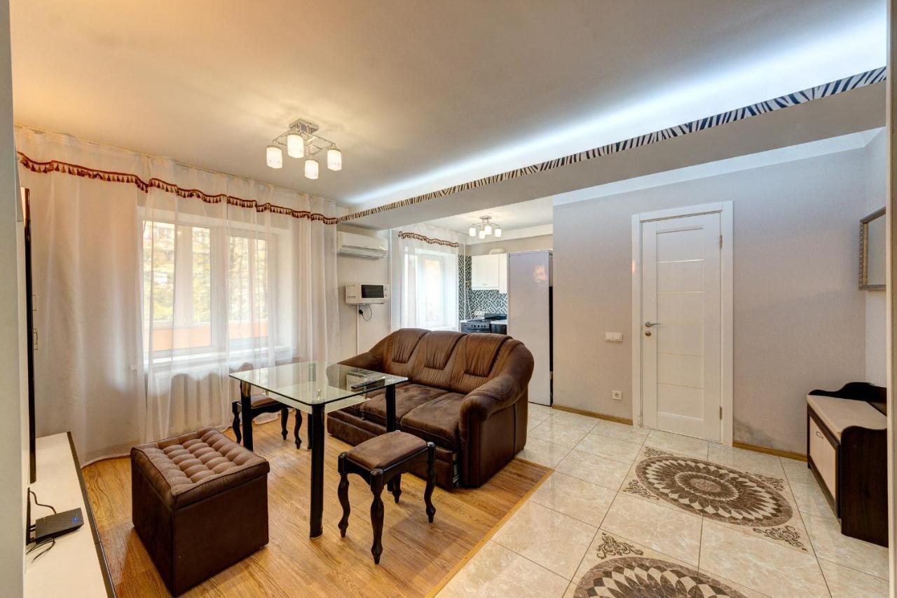 Excellent Apartment Druzhby Narodov Boulevard 3A. Lybedskaya Metro Station Kiev Extérieur photo