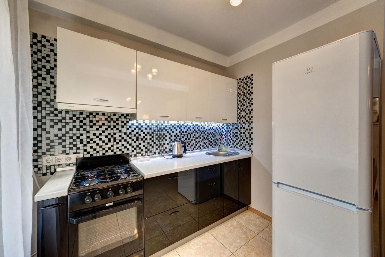 Excellent Apartment Druzhby Narodov Boulevard 3A. Lybedskaya Metro Station Kiev Extérieur photo