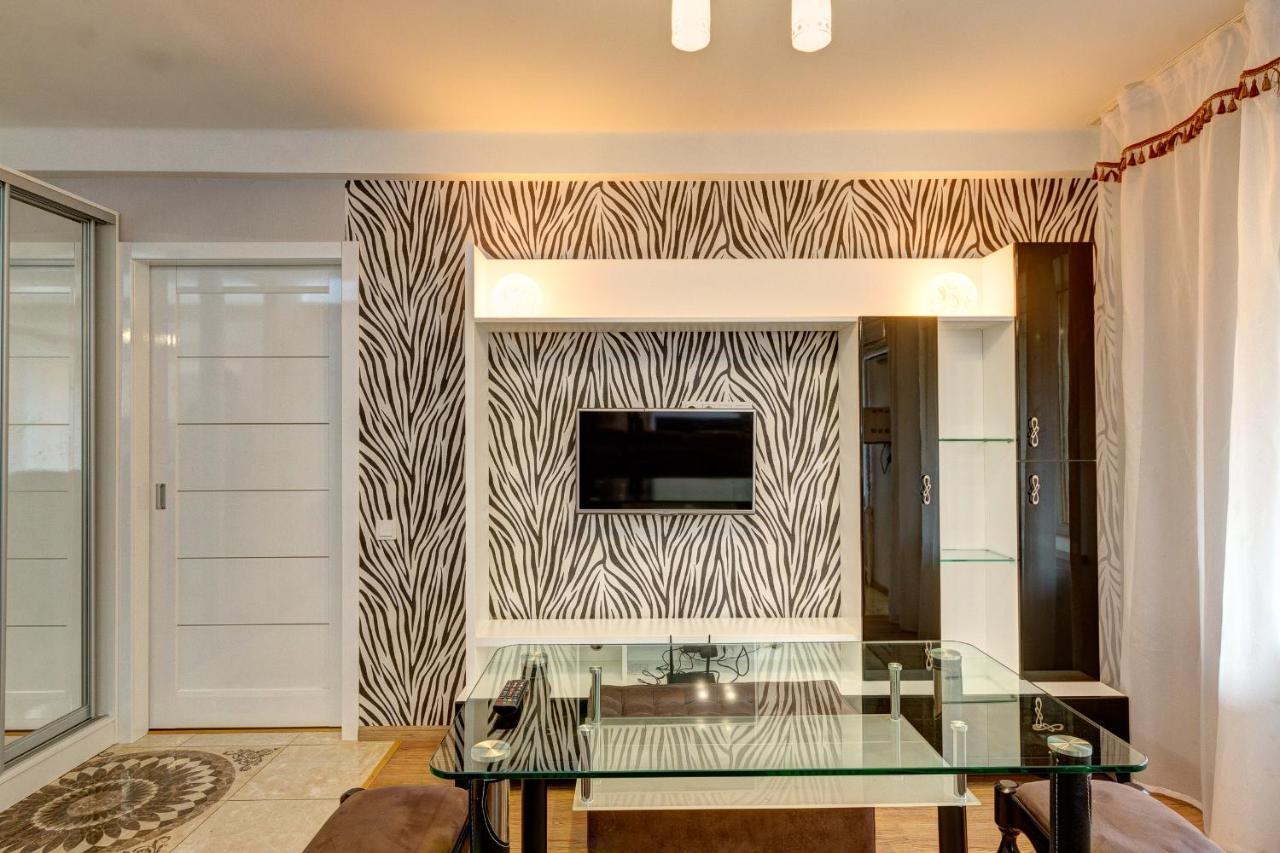 Excellent Apartment Druzhby Narodov Boulevard 3A. Lybedskaya Metro Station Kiev Extérieur photo