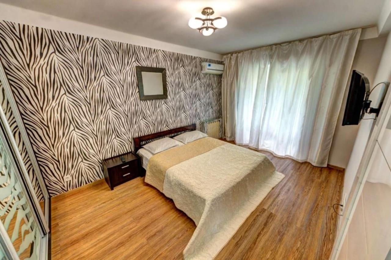 Excellent Apartment Druzhby Narodov Boulevard 3A. Lybedskaya Metro Station Kiev Extérieur photo